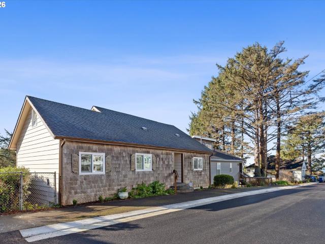 House for sale in Oregonia