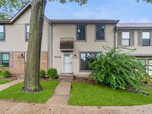 Townhouse for sale in Urbandale, Polk County