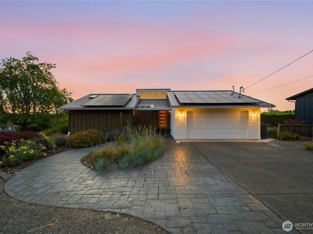 House for sale in University Place, Washington