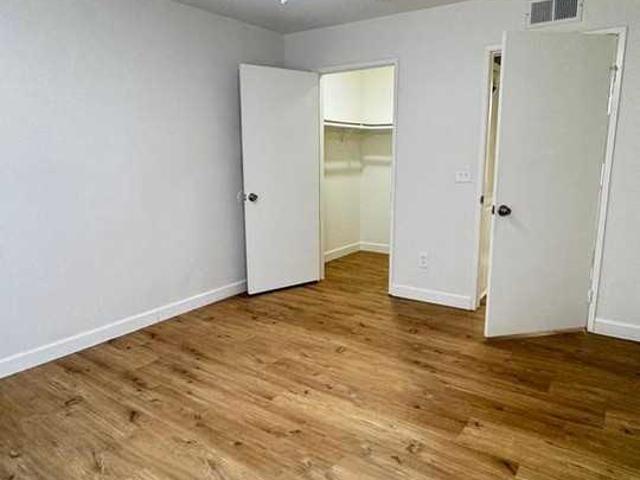 Apartment for rent in Van Nuys Neighborhood Council District, Canoga Park