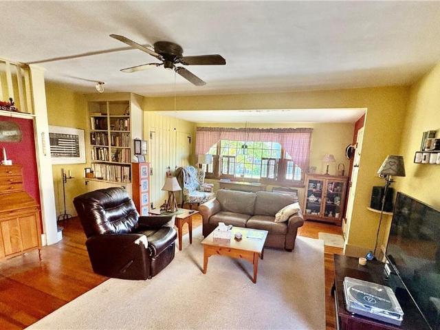 House for sale in Downtown, Beaver