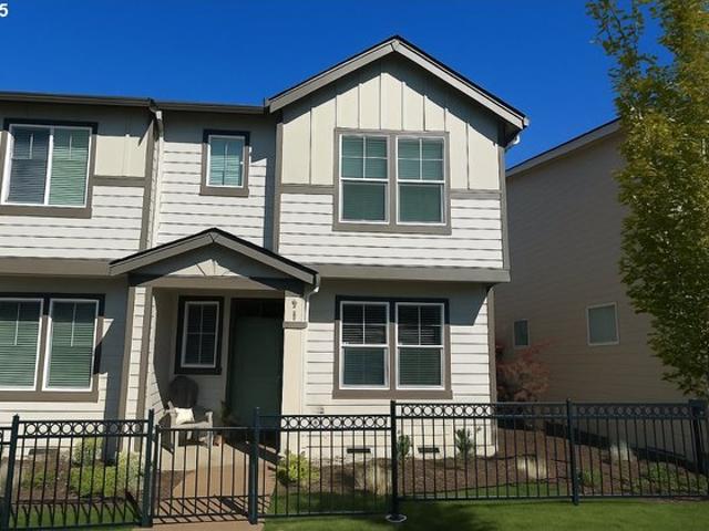 Townhouse for sale in Oregonia