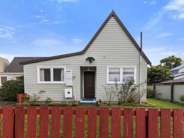 Apartment for sale in Days Bay, Wellington