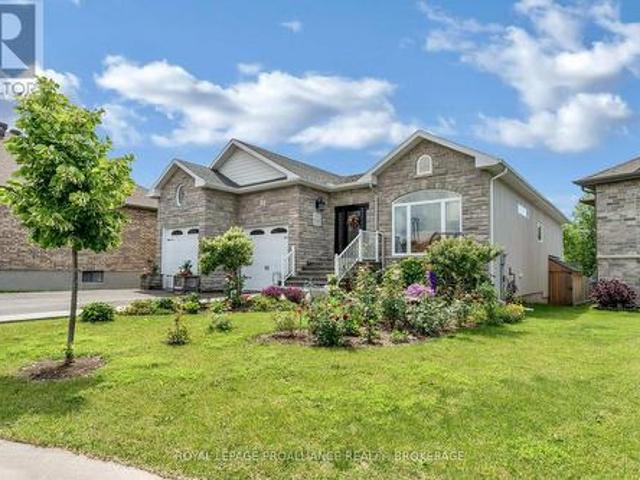 House for sale in Ontario