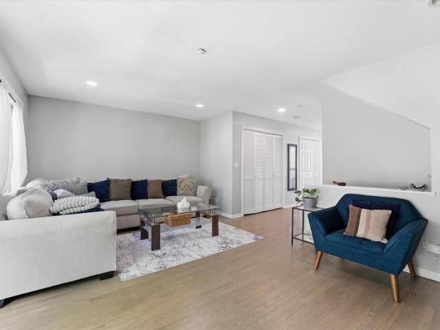 Townhouse for sale in Skokie, Illinois