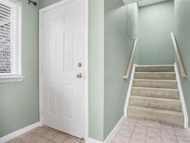 Condo for sale in Pontiac, Michigan