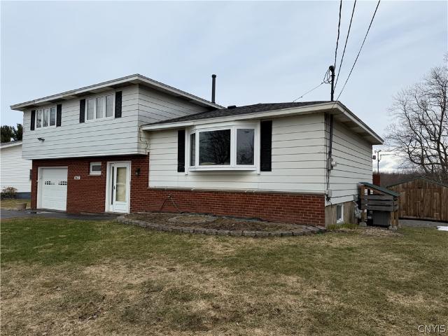 House for sale in Minetto, New York
