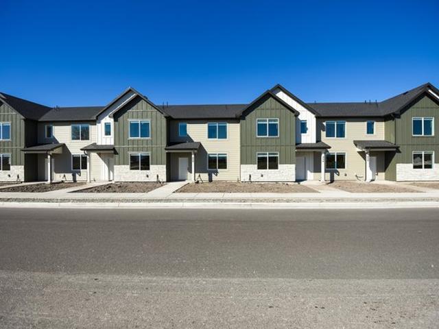 Townhouse for sale in Cache, Utah