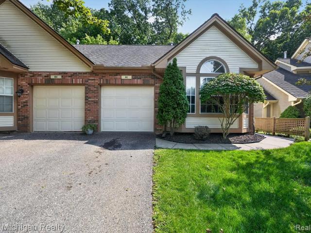 Condo for sale in Fenton, Michigan