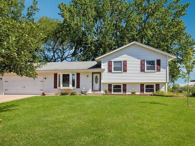 House for sale in Cottage Grove, Minnesota