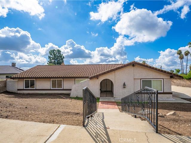 House for sale in Alta Loma, Alta