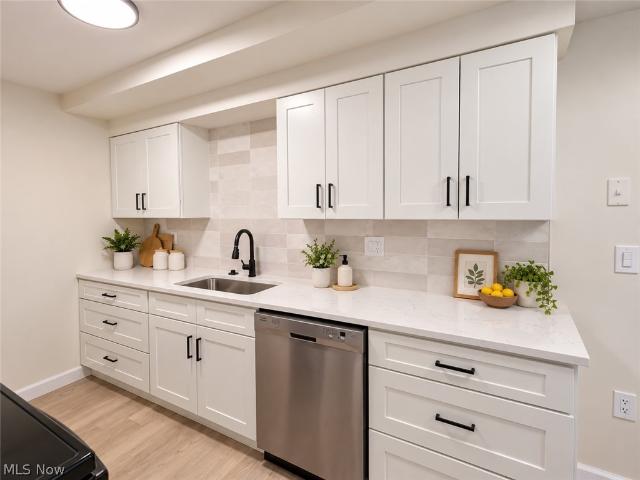 Condo for sale in Royal Park Condominiums, North Royalton