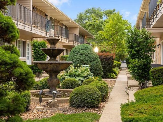 House for sale in Des Plaines, Illinois