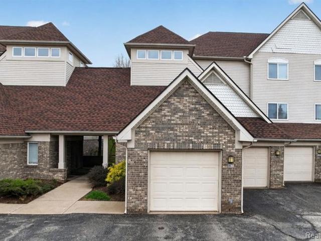 Condo for sale in Pontiac, Michigan