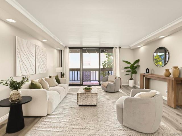 Condo for sale in Playa del Rey, Los Angeles