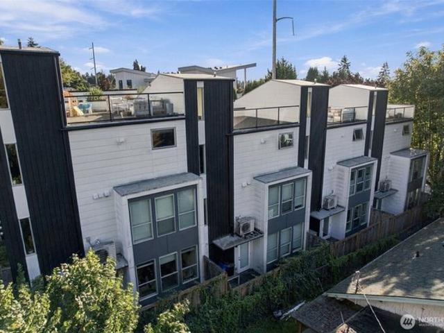 Townhouse for sale in Seattle, Washington
