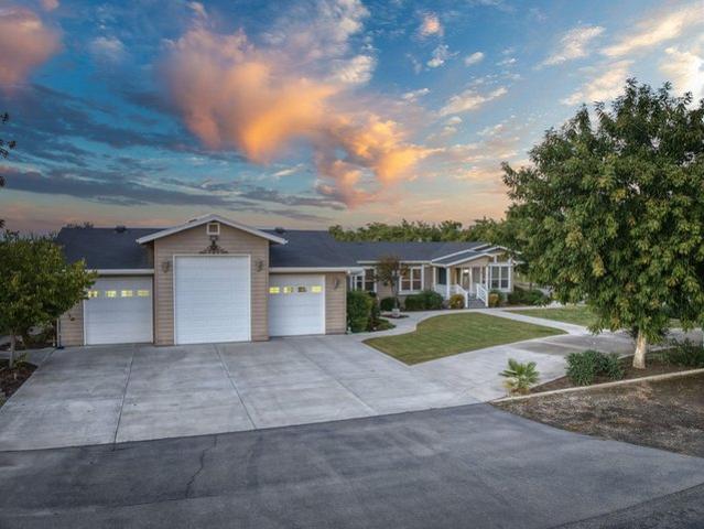 House for sale in Laton, California