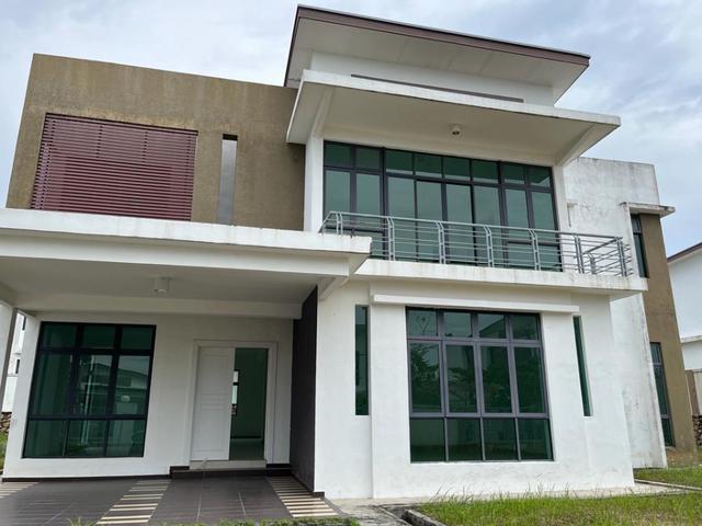 Bungalow for sale in Malaka
