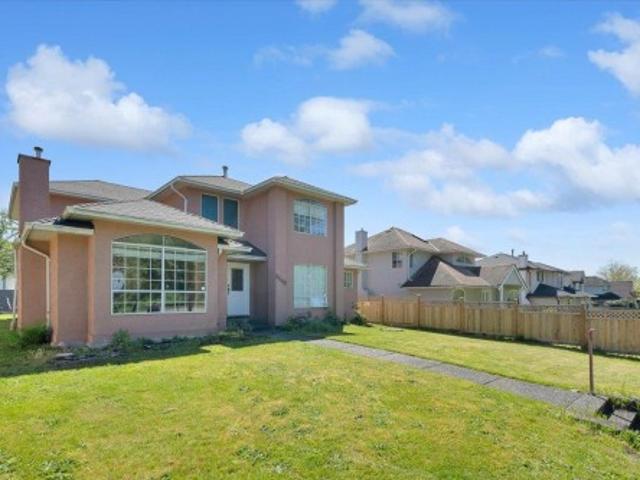 House for sale in Brookside, Surrey
