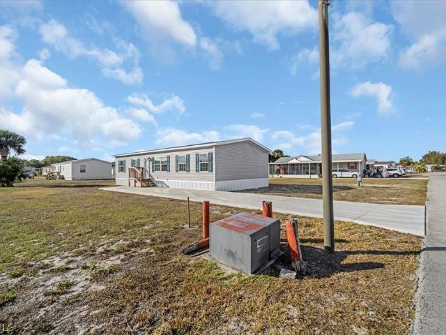 House for sale in Moore Haven, Florida