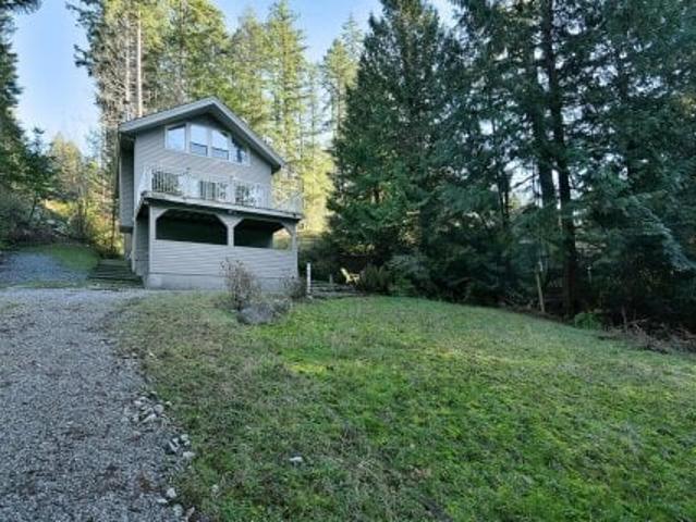 Property for sale in Halfmoon Bay, British Columbia
