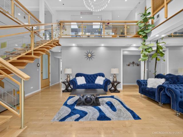House for sale in Des Plaines, Illinois