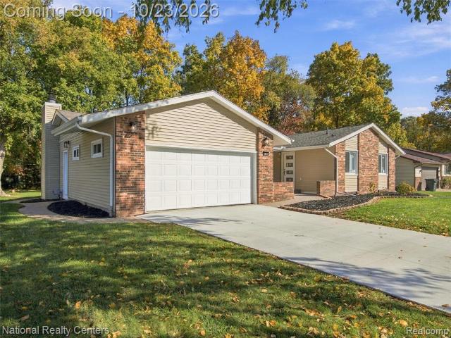 House for sale in Carriage House Cooperative, Shelby Charter Township
