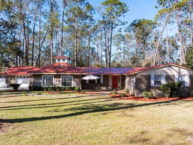 House for sale in Suwannee, Florida