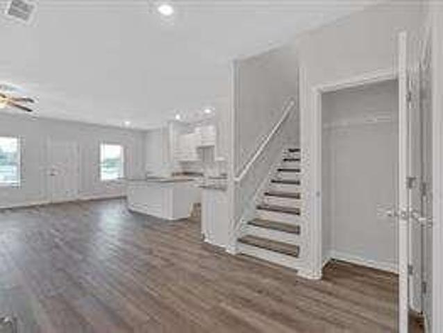 Townhouse for sale in Riverdale