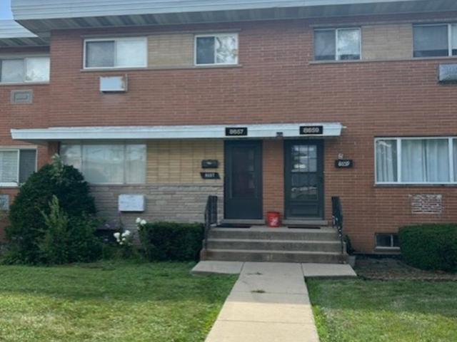 Townhouse for sale in Des Plaines