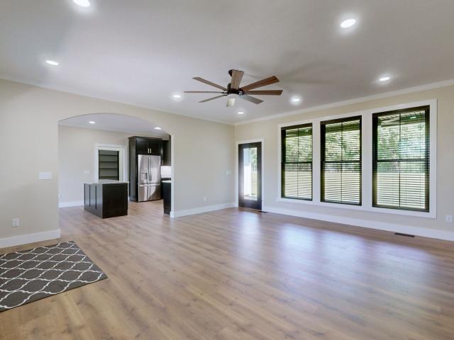 House for sale in Woodland Acres, Paris