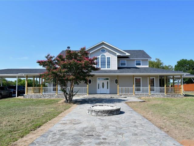 House for sale in Southmayd, Texas