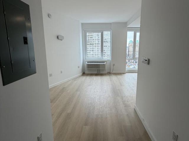 Room for rent in Arverne, New York