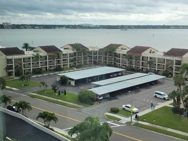 Condo for sale in Clearwater, Florida