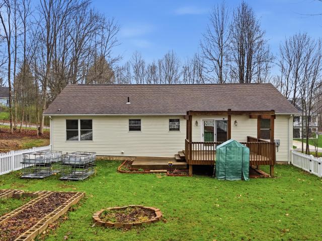 House for sale in Howard, Ohio