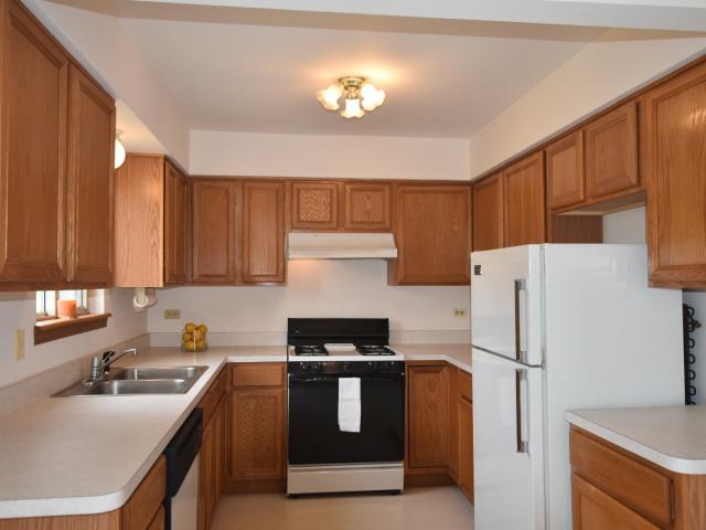 Townhouse for sale in Hickory Hills