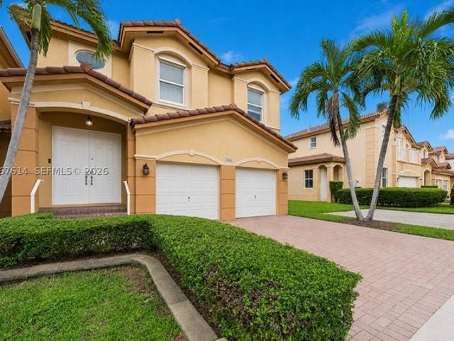 Townhouse for sale in Doral, Florida