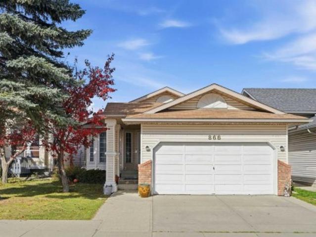 House for sale in Applewood Park, Calgary