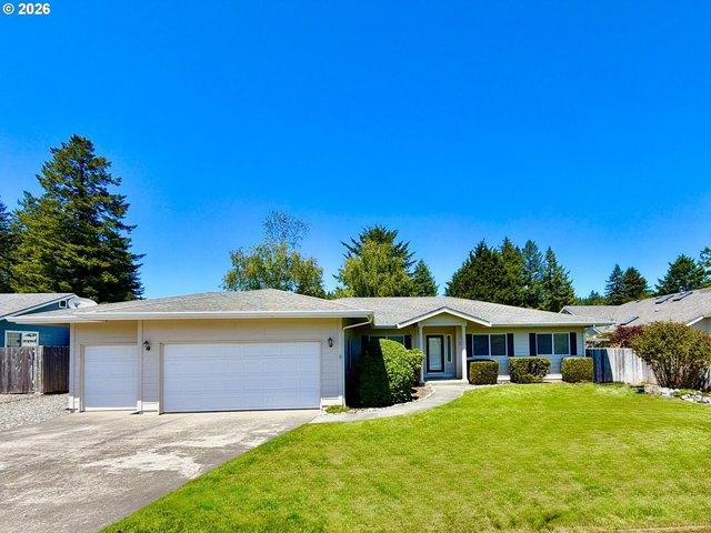 House for sale in Brookings, Curry County
