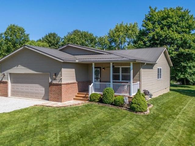 House for sale in Howard, Ohio