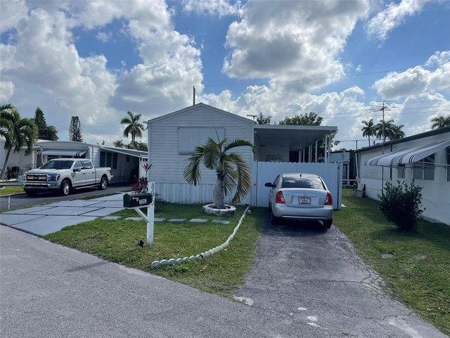 House for sale in Davie, Florida