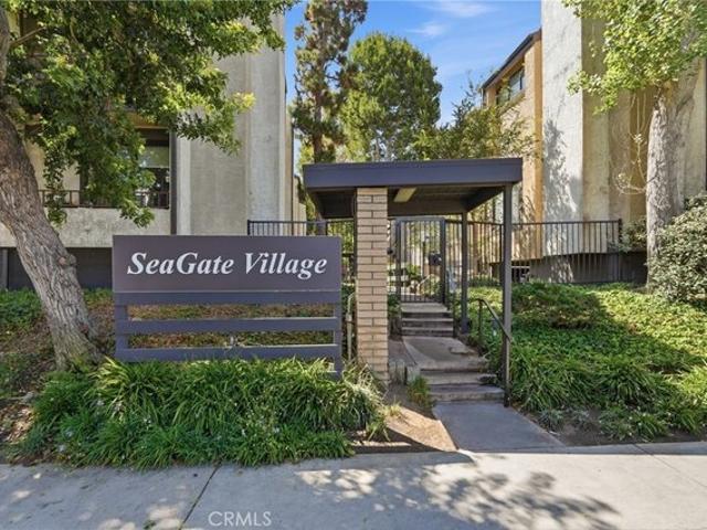 Condo for sale in Canoga Park, California