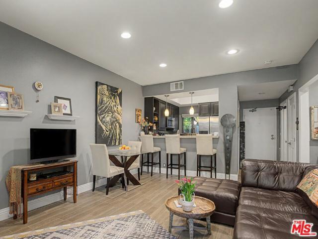 Condo for sale in Canoga Park, California