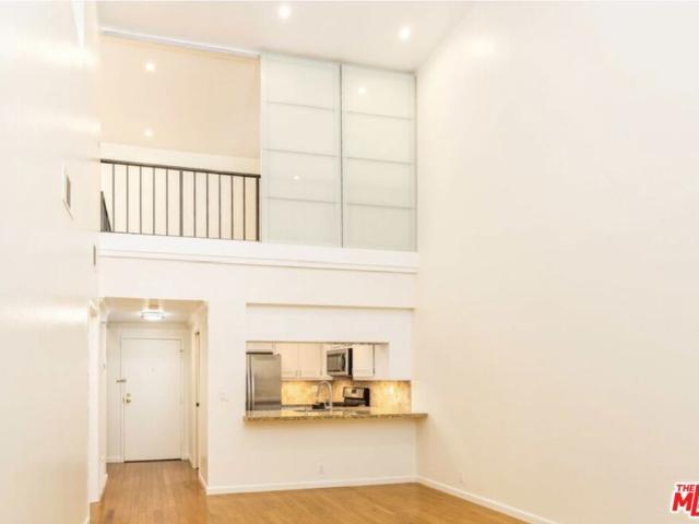 Condo for sale in Canoga Park, California