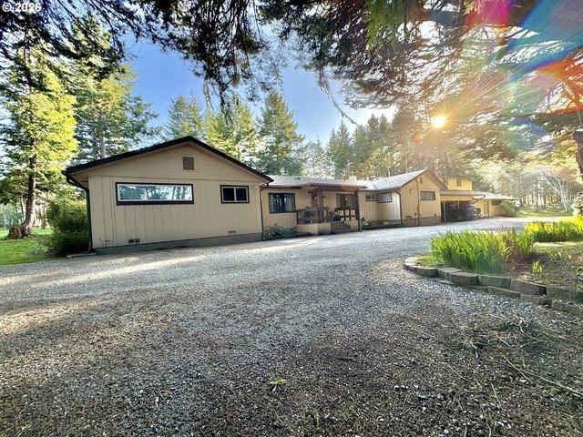 House for sale in Bandon, Coos County