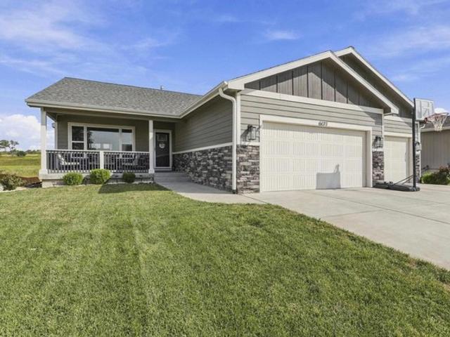 House for sale in Manhattan, Riley County