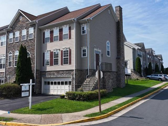 Townhouse for sale in Virginia