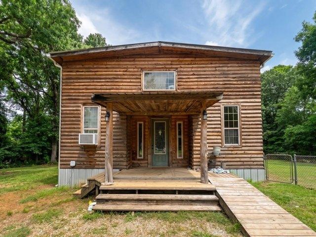 House for sale in Wills Point, Texas