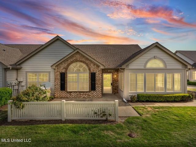Condo for sale in Nesbit, Mississippi