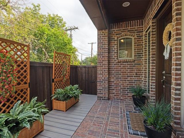 House for sale in Dallas, Dallas County